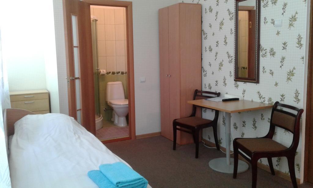 Viesu Maja Ezerkalns Hotel Krāslava Eksteriør billede