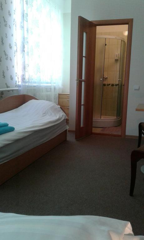 Viesu Maja Ezerkalns Hotel Krāslava Eksteriør billede